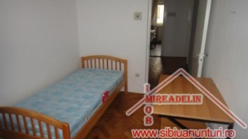 inchiriem-apartament-3-camere-cartier-valea-aurie-5