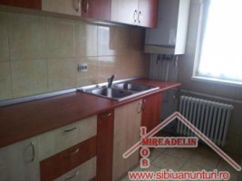 inchiriez-apartament-3-camere-decomandate-valea-aurie-3