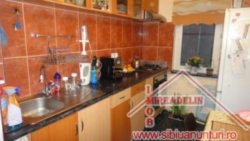 vand-apartament-2-camere-56-mp-zona-mihai-viteazu-4