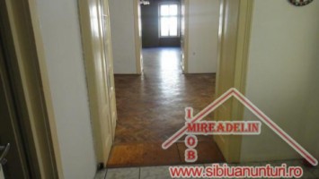 vand-apartament-3-camere-zona-ultracentrala-1