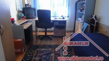 vand-apartament-3-camere-decomandate-zona-balea-3