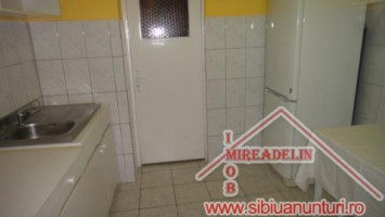 inchiriez-apartament-2-camere-zona-b-dul-m-viteazu-6