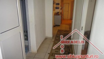 inchiriez-apartament-4-camere-80-mp-zona-hipodrom-iii-4