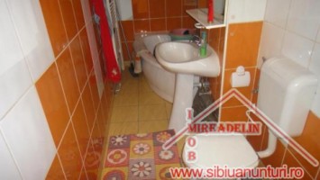 inchiriez-apartament-4-camere-80-mp-zona-hipodrom-iii-5