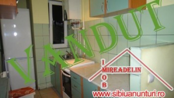 vand-apartament-2-camere-nedecomandate-zona-interex