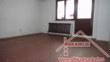 inchiriez-apartament-3-camere-decomandate-zona-garii-1