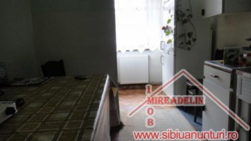 inchiriez-apartament-3-camere-decomandate-zona-garii-4