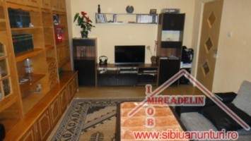 vindem-apartament-3-camere-broscarie-1