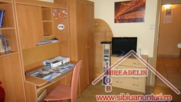 vindem-apartament-3-camere-broscarie-3