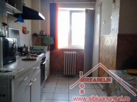 vand-apartament-2-camere-decomandate-valea-aurie-6