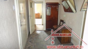 vand-apartament-la-casa-2-camere-zona-centrala-2