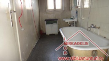 vand-apartament-la-casa-2-camere-zona-centrala-7