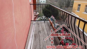 inchiriez-mansarda-3-camere-central-5