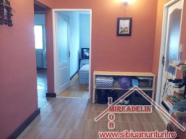 vand-apartament-4-camere-zona-valea-aurie-1