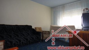 inchiriez-apartament-2-camere-vasile-aaron-2