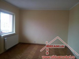 inchiriez-apartament-3-camere-maramuresului-1