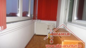 inchiriez-apartament-3-camere-b-dul-m-viteazu-2