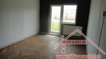 inchiriez-apartament-4-camere-vasile-aaron-2