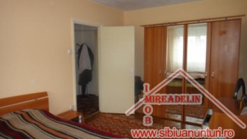 vand-apartament-2-camere-zona-cedonia-1