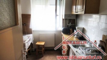 vand-apartament-2-camere-zona-cedonia-3