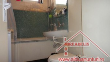 vand-apartament-2-camere-zona-cedonia-4