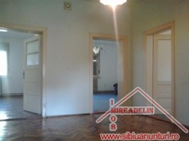 vand-apartament-3-camere-la-casa-stefan-cel-mare-2