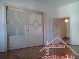 vand-apartament-3-camere-la-casa-stefan-cel-mare-4