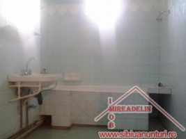 vand-apartament-3-camere-la-casa-stefan-cel-mare-6