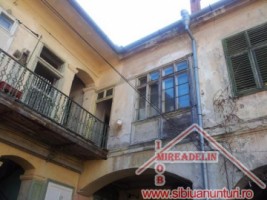 vindem-apartament-la-casa-6-camere-ultracentral-12