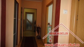 vand-apartament-3-camere-zona-rahova-1