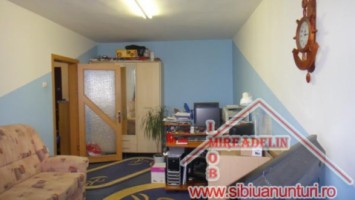 vand-apartament-3-camere-zona-rahova-3