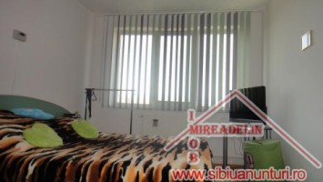 vand-apartament-3-camere-zona-rahova-4