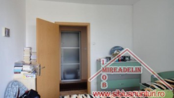 vand-apartament-3-camere-zona-rahova-5