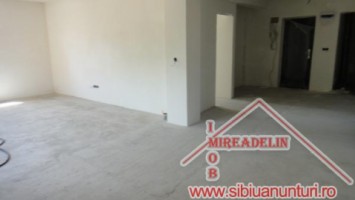 vand-apartament-3-camere-central