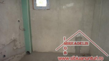 vand-apartament-3-camere-central-3