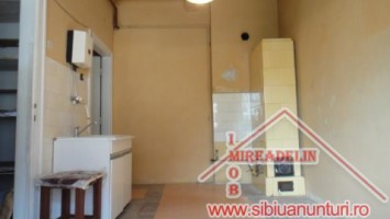 vand-apartament-la-casa-2-camere-orasul-de-jos-4