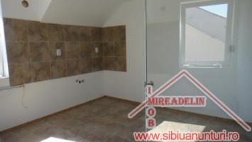 inchiriez-apartament-3-camere-zona-piata-cluj-2