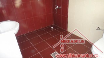 inchiriez-apartament-3-camere-zona-piata-cluj-3