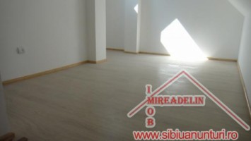 inchiriez-apartament-3-camere-zona-piata-cluj-6