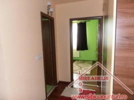 vand-apartament-4-camere-la-mansarda-pe-2-niveluri-zona-mall-4