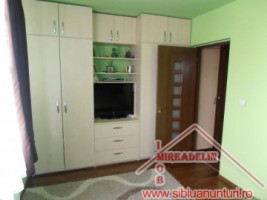 vand-apartament-4-camere-la-mansarda-pe-2-niveluri-zona-mall-7