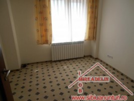 vand-apartament-4-camere-mihai-viteazu-3