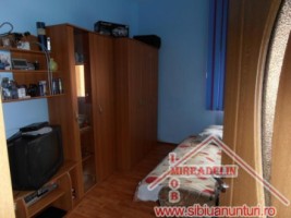 vand-apartament-3-camere-la-casa-orasul-de-jos-3