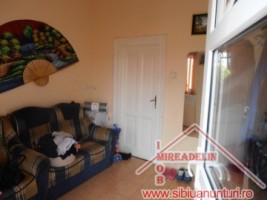 vand-apartament-3-camere-la-casa-orasul-de-jos-6