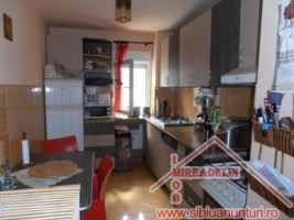 inchiriez-apartament-3-camere-zona-mihai-viteazu-2