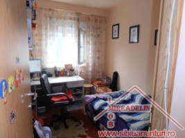 inchiriez-apartament-3-camere-zona-mihai-viteazu-3