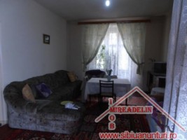 vand-apartament-2-camere-la-casa-orasul-de-jos-2