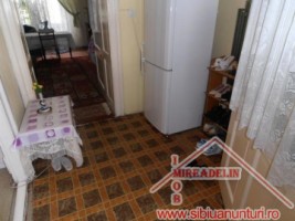 vand-apartament-2-camere-la-casa-orasul-de-jos-5