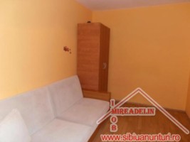 inchiriez-apartament-2-camere-zona-vasile-aaron-3