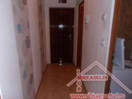 inchiriez-apartament-2-camere-zona-vasile-aaron-6